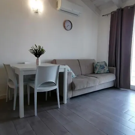 Penthouse Mit Meerblickterrasse Und Schloss