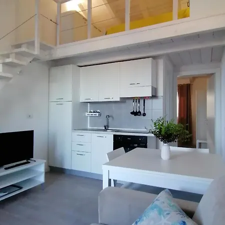 Penthouse Mit Meerblickterrasse Und Schloss Appartamento Castelsardo